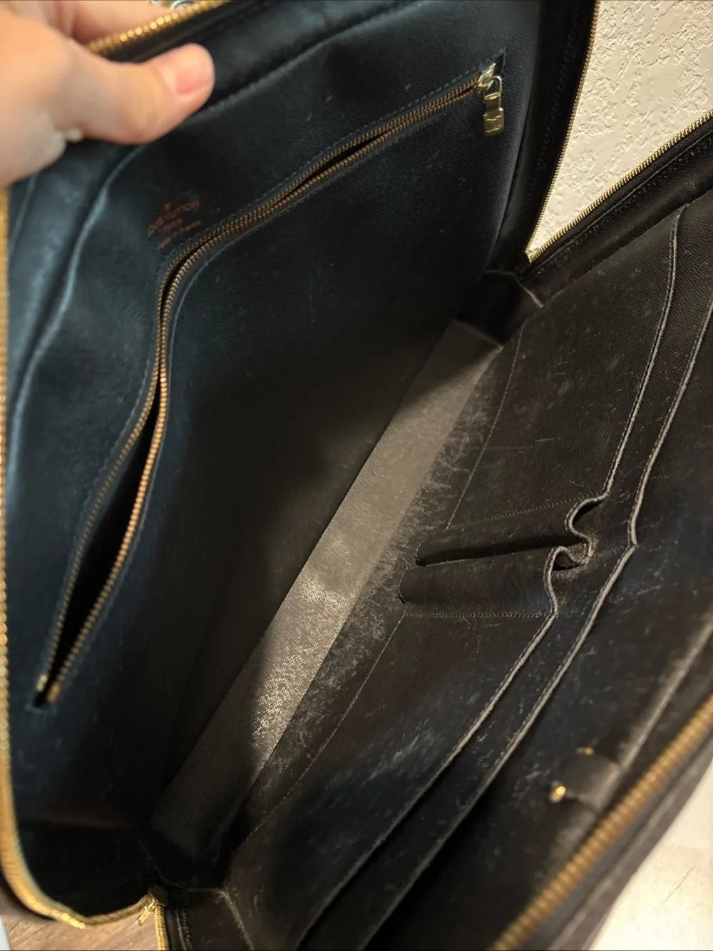 Louis Vuitton BA0996 Porte Documents Voyage Black Epi Handbag